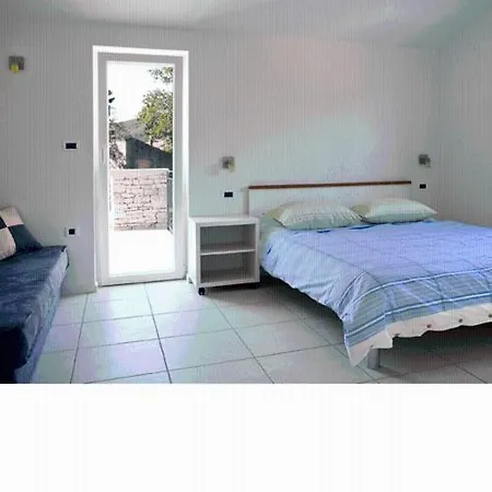 Ina Apartment
